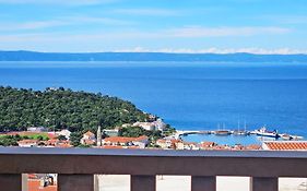 Apartments Emilija Makarska
